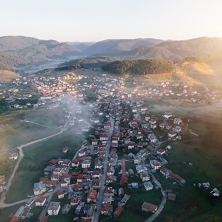 Къща За Гости "Люнгови" Zmeitsa Ngoại thất bức ảnh
